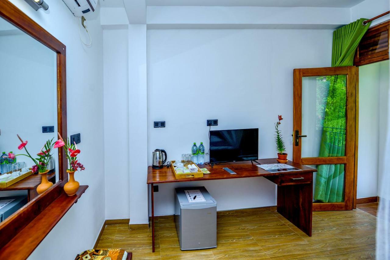 Third Eye Ella Hotel Luaran gambar
